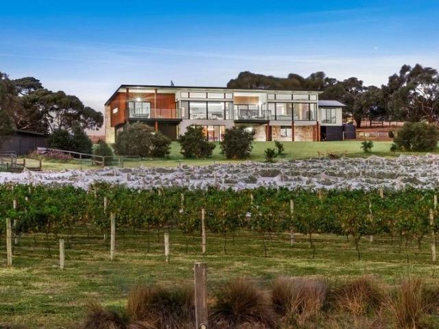 Cottage for sale in Wallington, Victoria