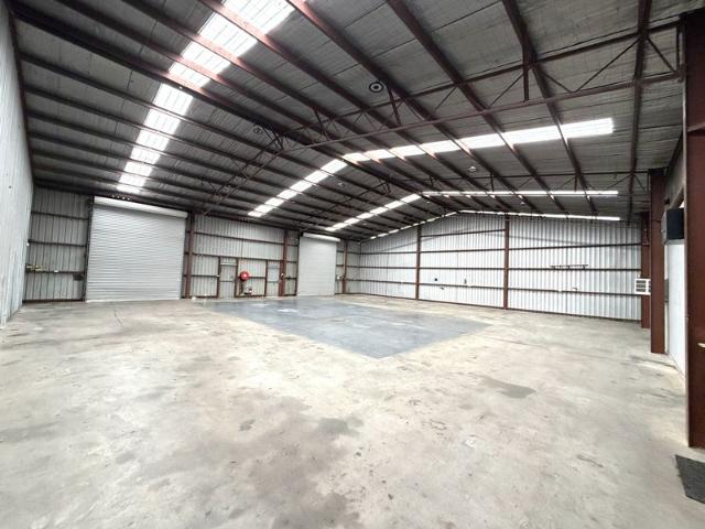 Warehouse for rent in Bathurst, New South Wales