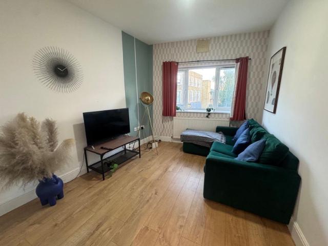 Apartment for rent in Maitland Park, Greater London