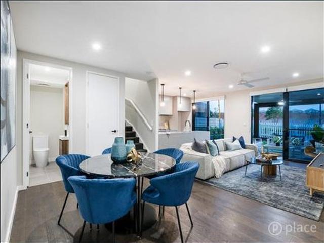 Townhouse for rent in Toombul, Queensland