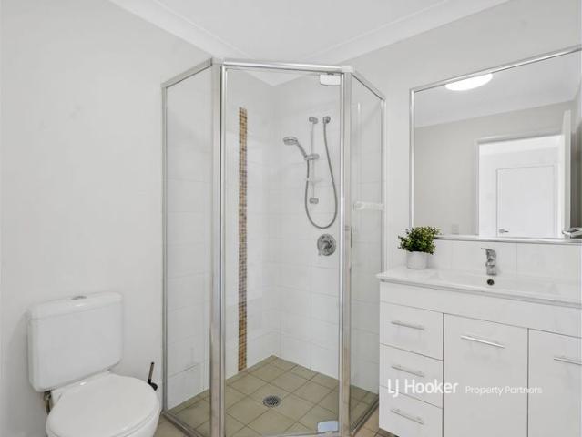 Townhouse for rent in Toombul, Queensland
