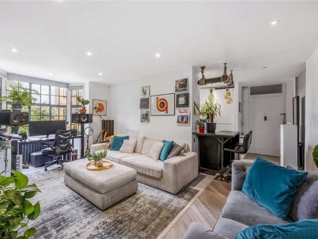 Apartment for rent in London Borough of Hounslow, Greater London