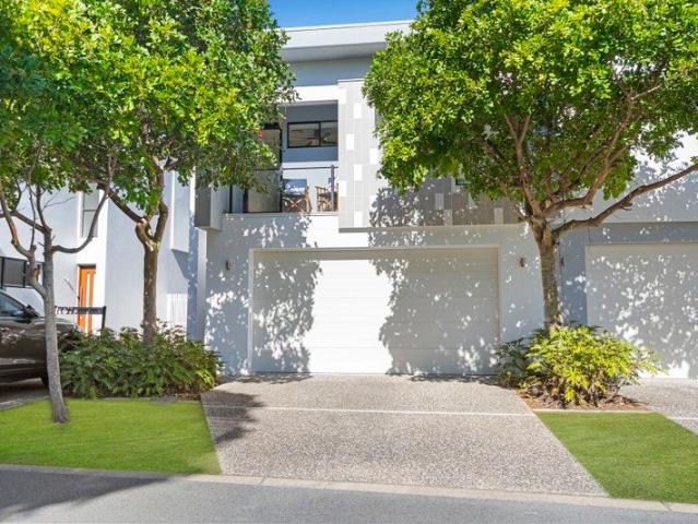 Townhouse for sale in Fernbrook, Queensland