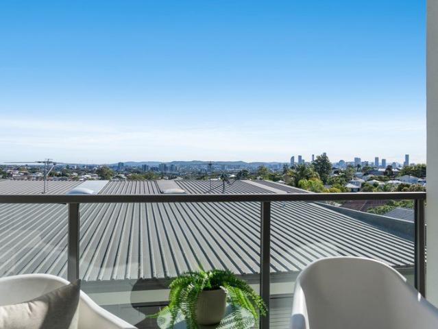 Townhouse for sale in Toombul, Queensland