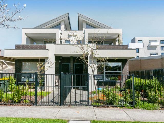 Townhouse for sale in Preston, Melbourne
