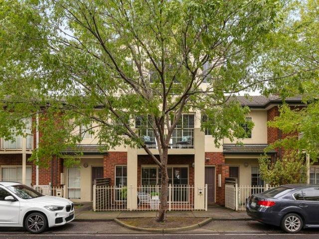 Townhouse for sale in Maribyrnong, Melbourne