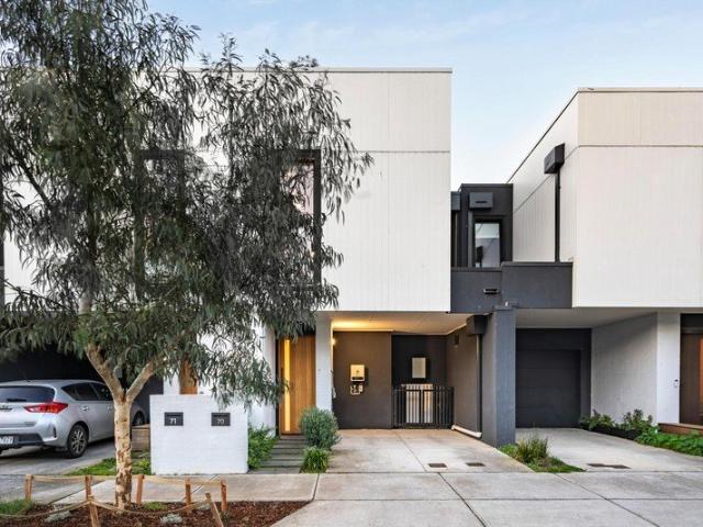Townhouse for sale in Northcote, Melbourne
