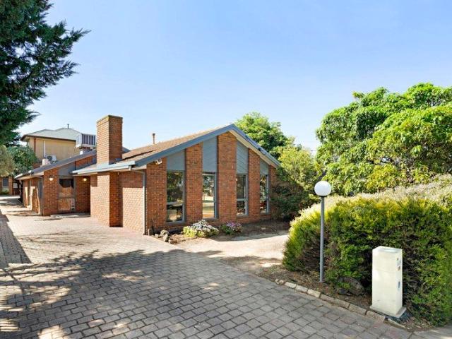 House for sale in Sydenham, Melbourne