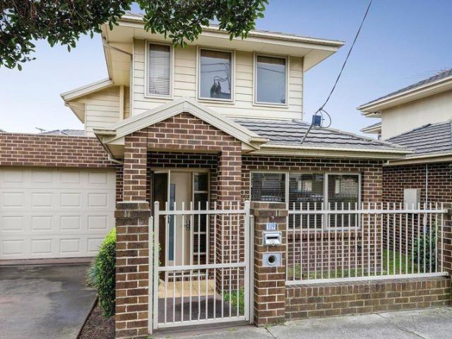 Townhouse for sale in Ruthven, Melbourne