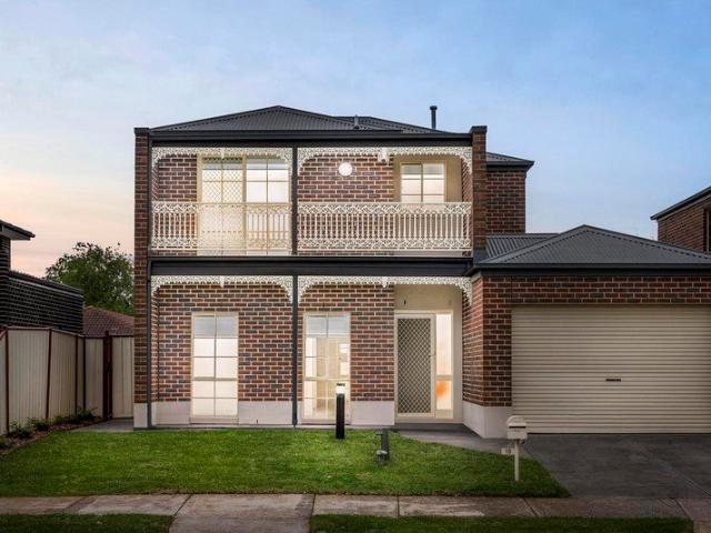 House for sale in Rose Hedge, Melbourne