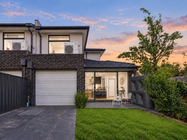 Townhouse for sale in Heidelberg Heights, Melbourne