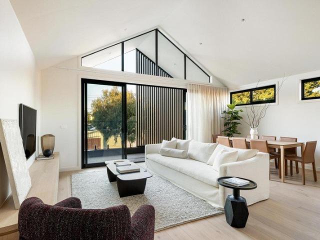 Townhouse for sale in Alphington, Melbourne
