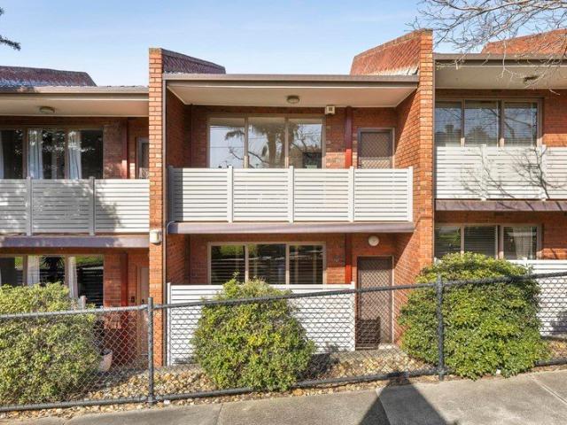 Townhouse for sale in Camerons Creek, Victoria