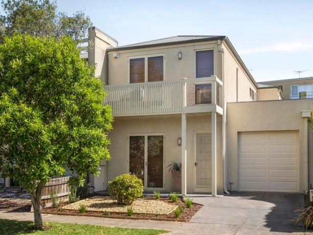 Townhouse for sale in Riverview Estate, Melbourne