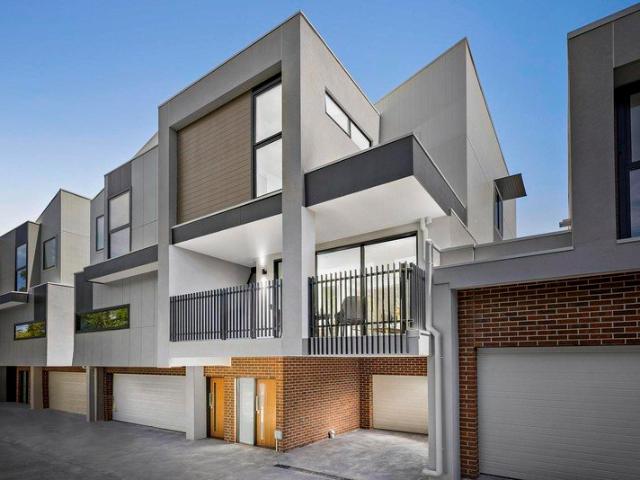 Townhouse for sale in Camerons Creek, Victoria