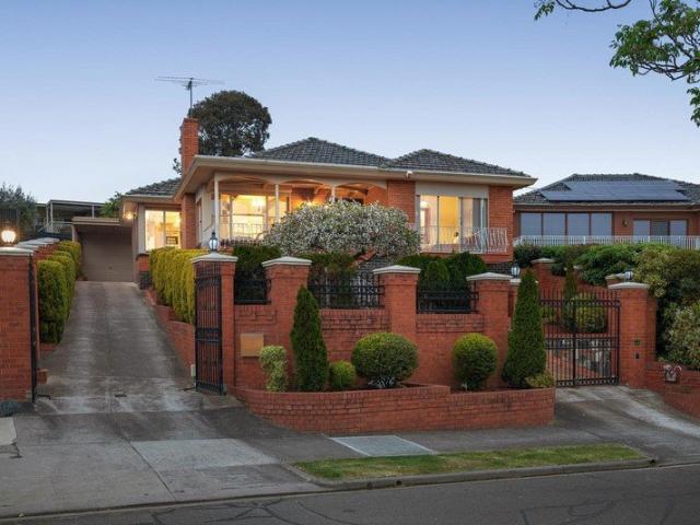 House for sale in Viewbank, Melbourne