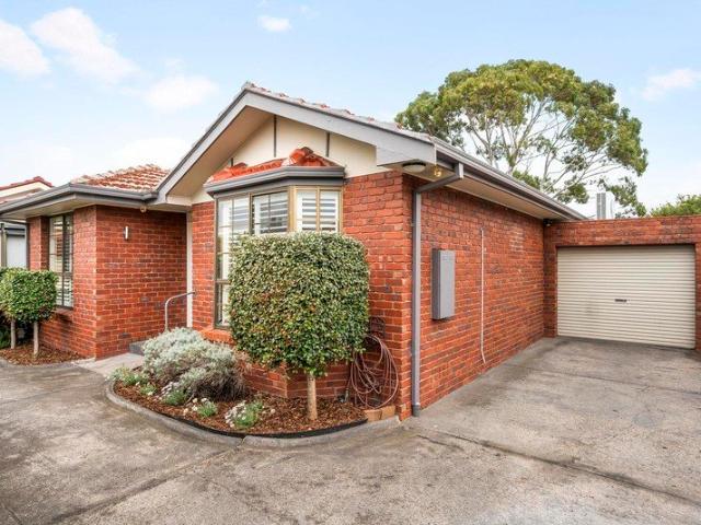 Villa for sale in Essendon, Melbourne