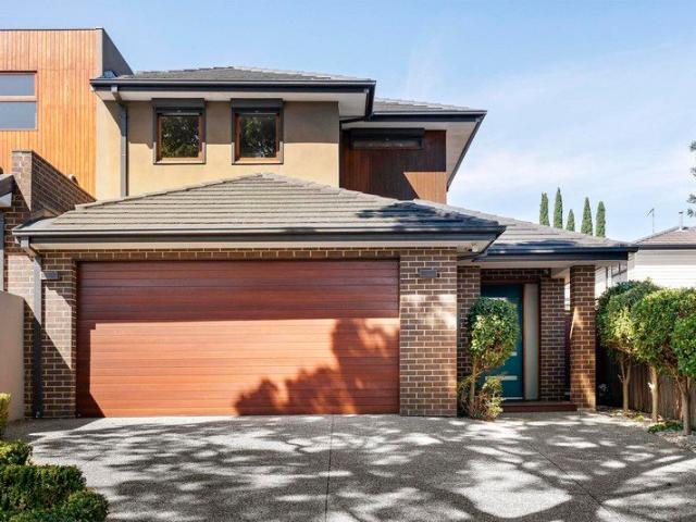 Townhouse for sale in Essendon, Melbourne