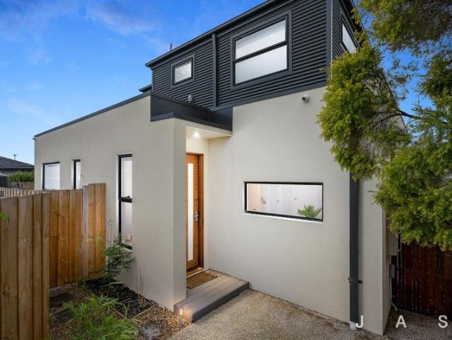 Townhouse for sale in Camerons Creek, Victoria