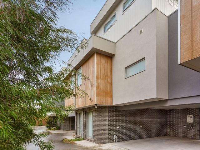 Townhouse for sale in Camerons Creek, Victoria