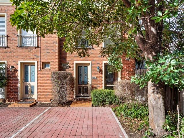 Townhouse for sale in Camerons Creek, Victoria