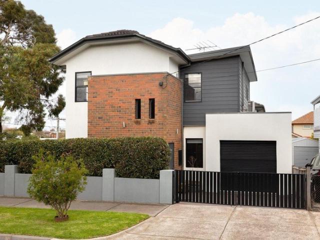 Townhouse for sale in Camerons Creek, Victoria