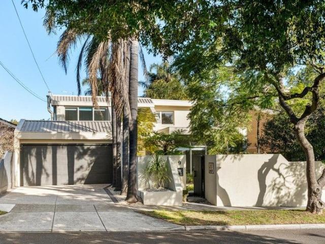 House for sale in Caulfield South
