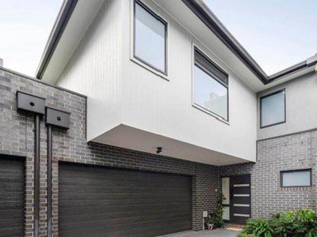Townhouse for sale in Camerons Creek, Victoria