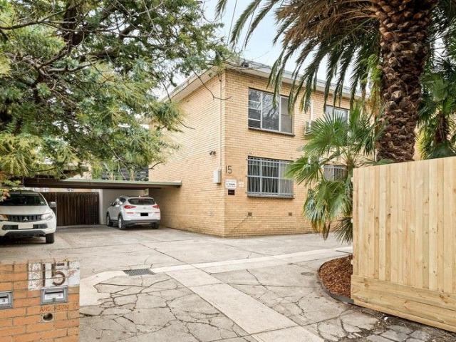Flat for sale in Clifton Hill