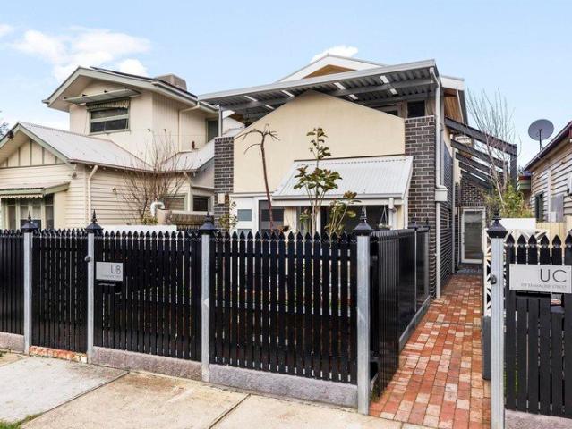 Townhouse for sale in Camerons Creek, Victoria