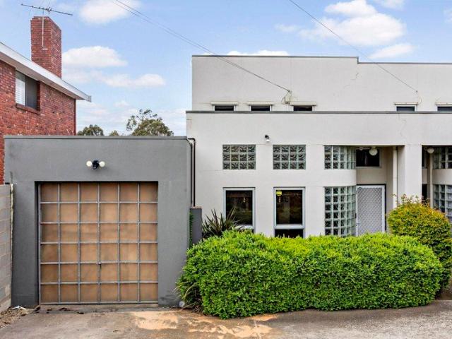 Townhouse for sale in Camerons Creek, Victoria