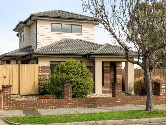 Townhouse for sale in Camerons Creek, Victoria