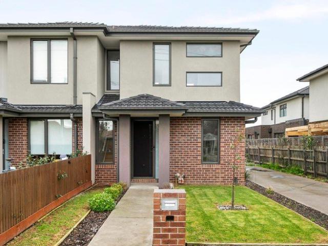 Townhouse for sale in Camerons Creek, Victoria