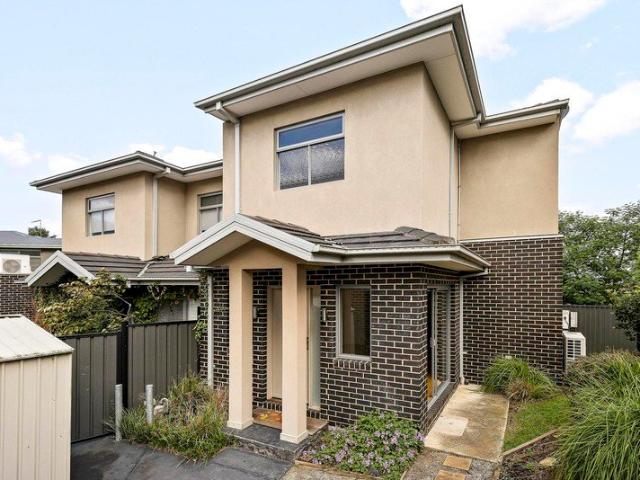 Townhouse for sale in Camerons Creek, Victoria