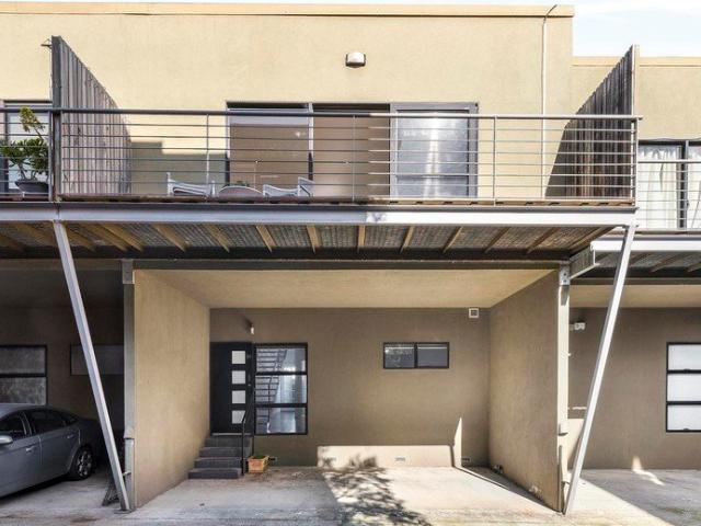 Townhouse for sale in Camerons Creek, Victoria