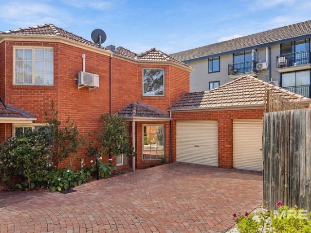 Townhouse for sale in Glen Iris, Melbourne