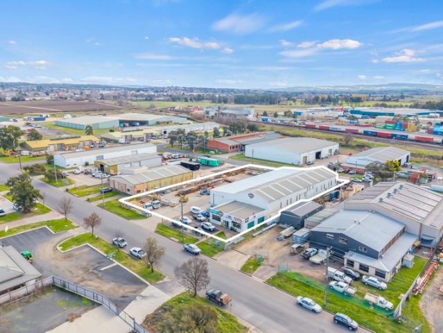 Warehouse for rent in Bathurst, New South Wales