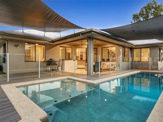 House for sale in Kewarra Beach, Queensland
