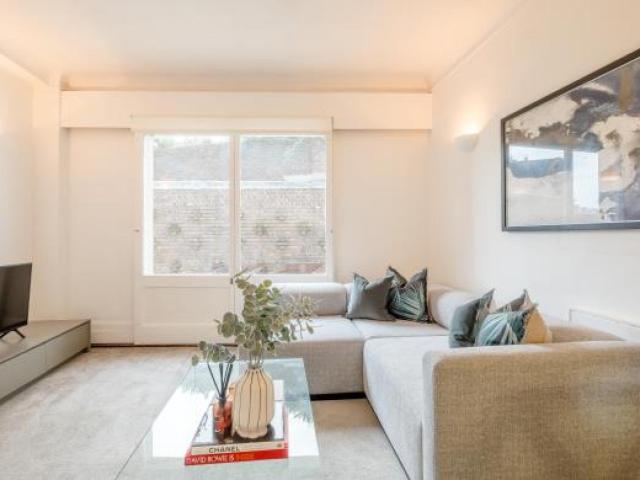 Apartment for rent in St. John's Wood, Greater London