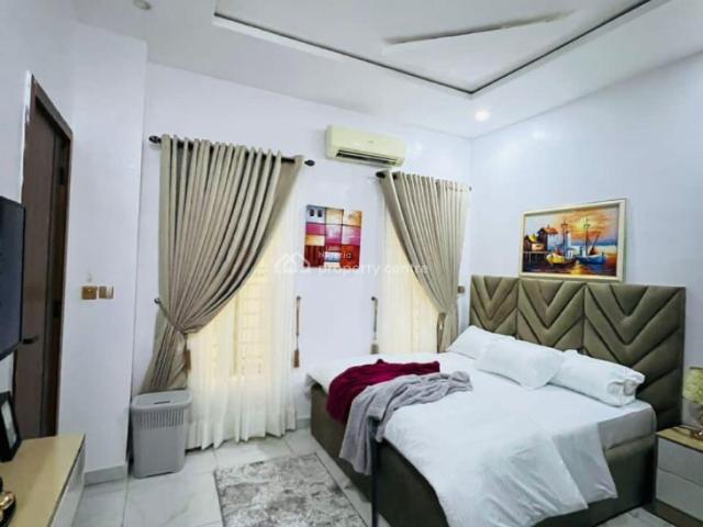 Flat for rent in Eti Osa, Lagos