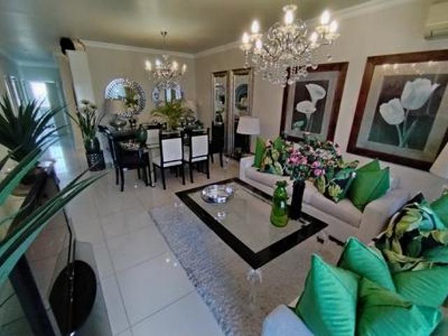 Apartment for sale in Umhlanga, Kwazulu-natal