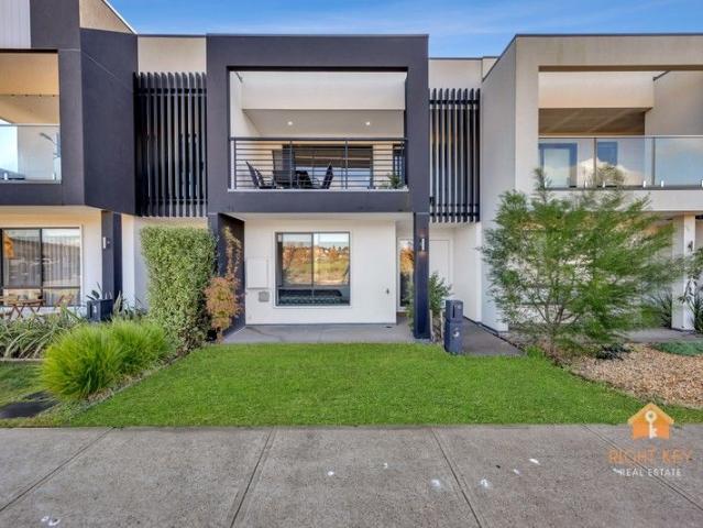 Townhouse for sale in Camerons Creek, Victoria