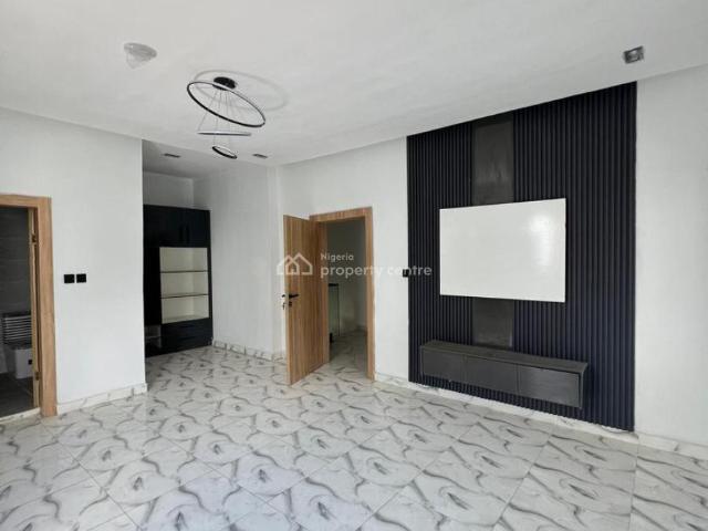 Detached house for sale in Lekki, Lagos