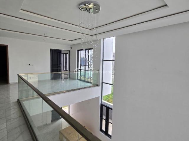 Detached duplex for sale in Lekki, Lagos