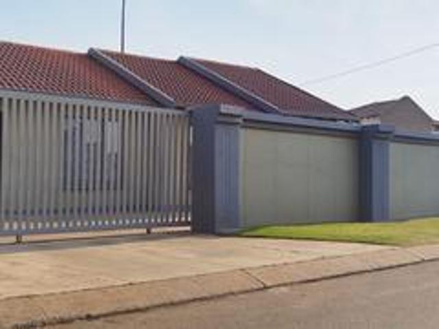 House for sale in Vosloorus, Gauteng
