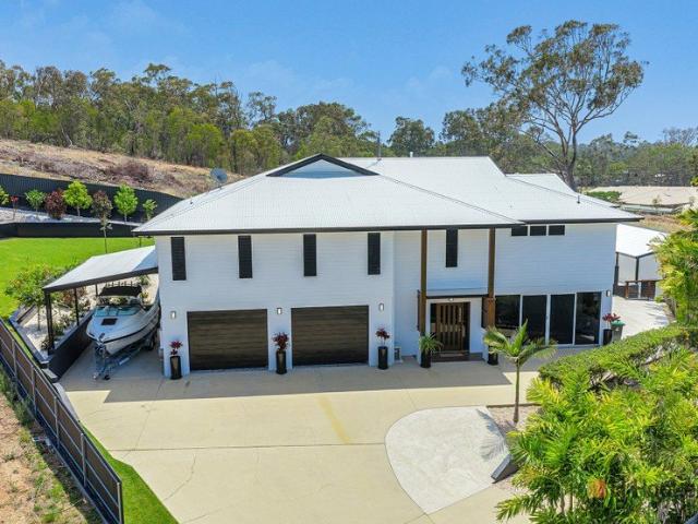 House for sale in Boyne Island