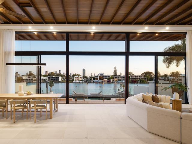 House for sale in Isle Of Capri, Queensland