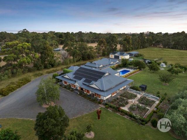 Cottage for sale in Camerons Creek, Victoria