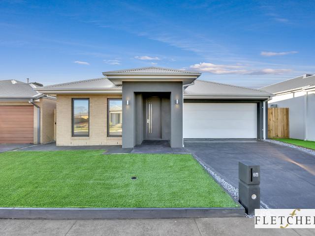 House for rent in Thornhill Central, Melbourne