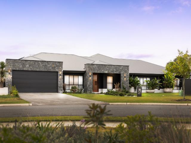 House for sale in Nudgee Beach